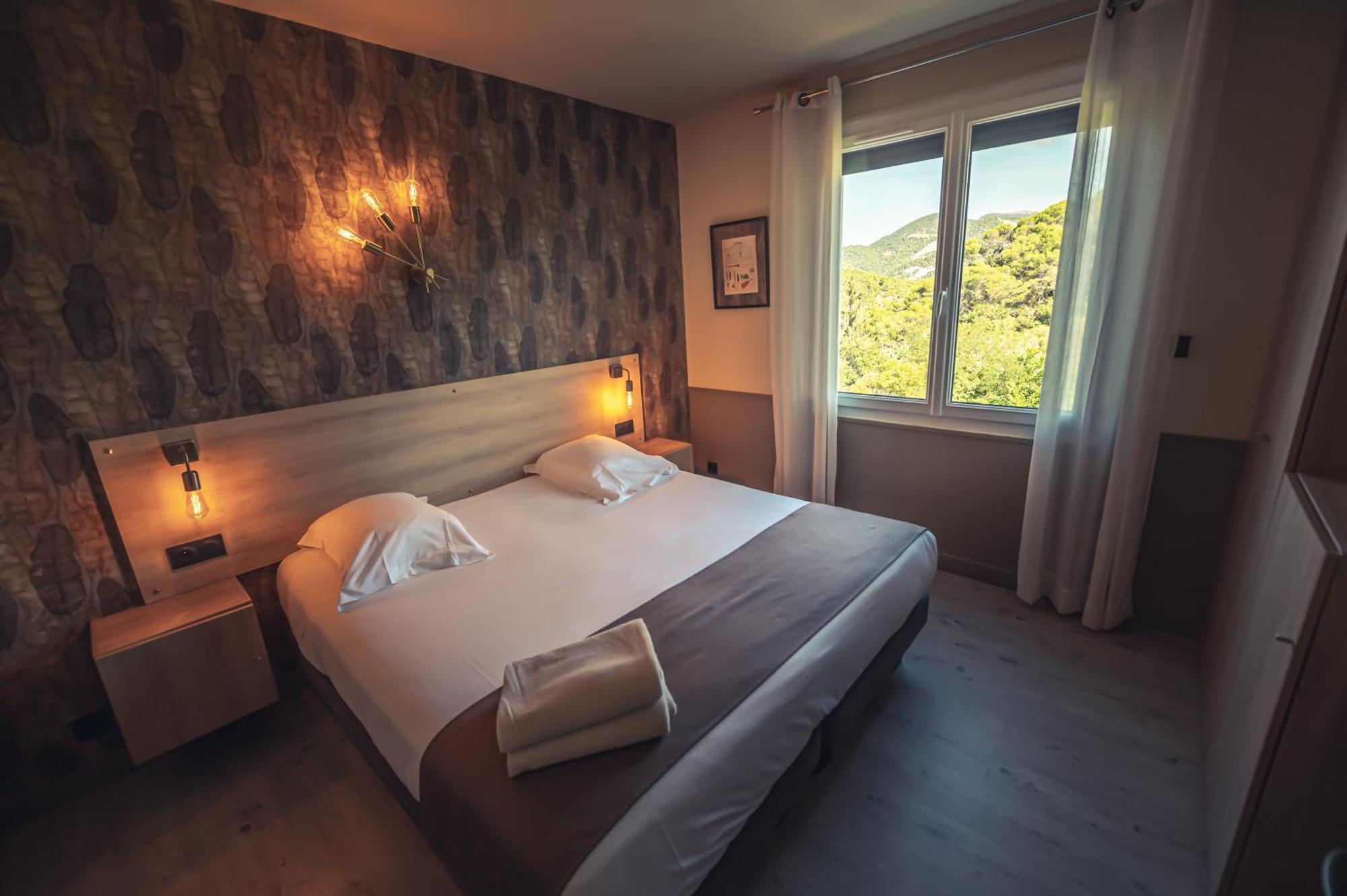 Logis Hotel Restaurant Le Plantevin Propiac Exteriér fotografie