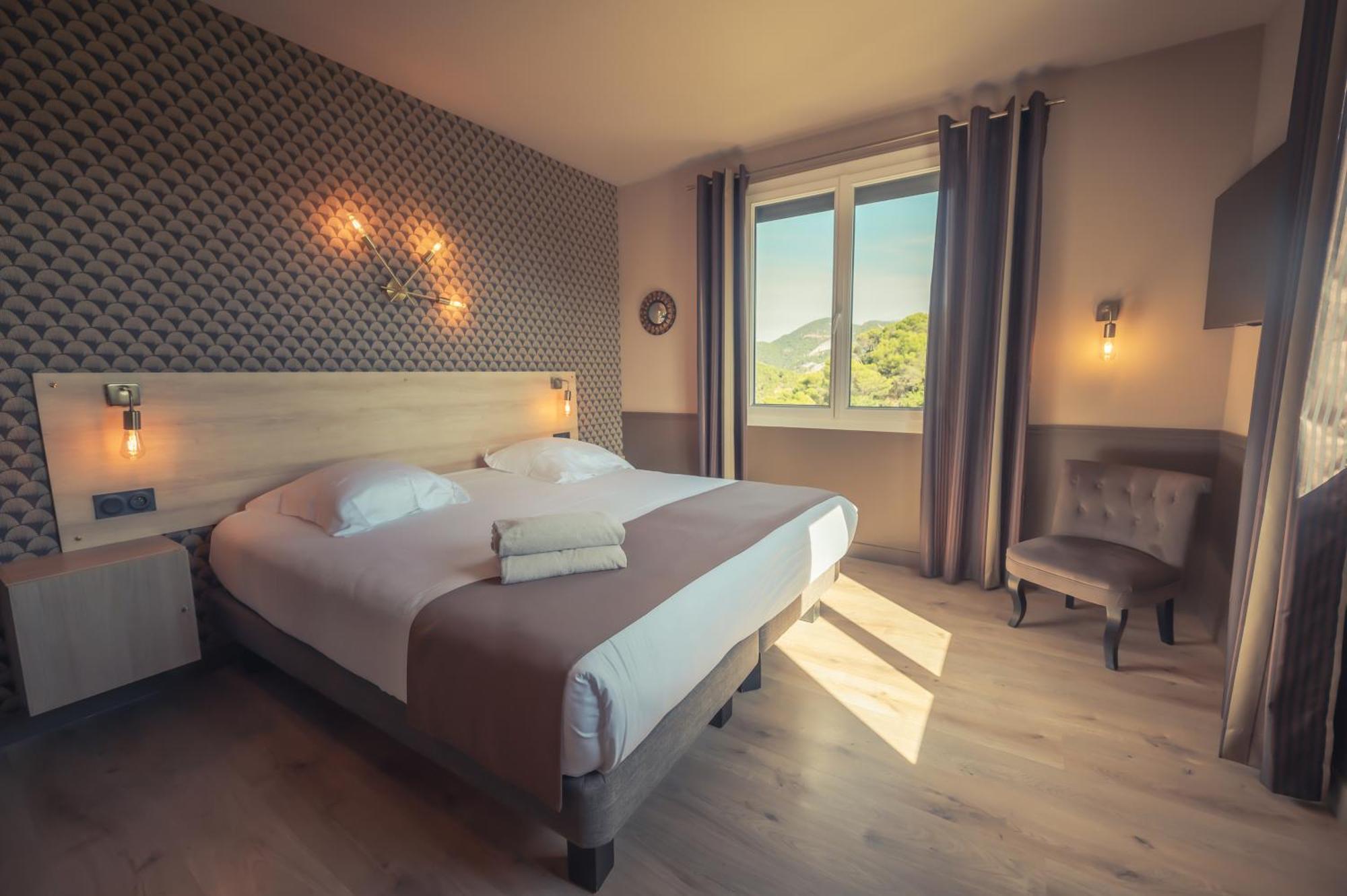Logis Hotel Restaurant Le Plantevin Propiac Exteriér fotografie